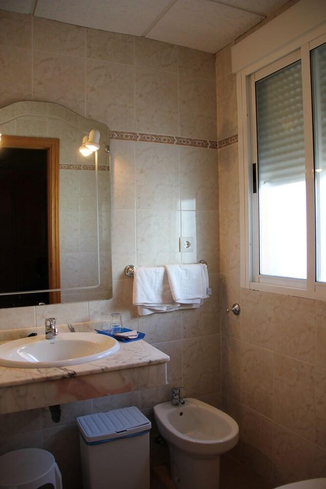 Hotel Dora ปลาเซนเซีย ภายนอก รูปภาพ
