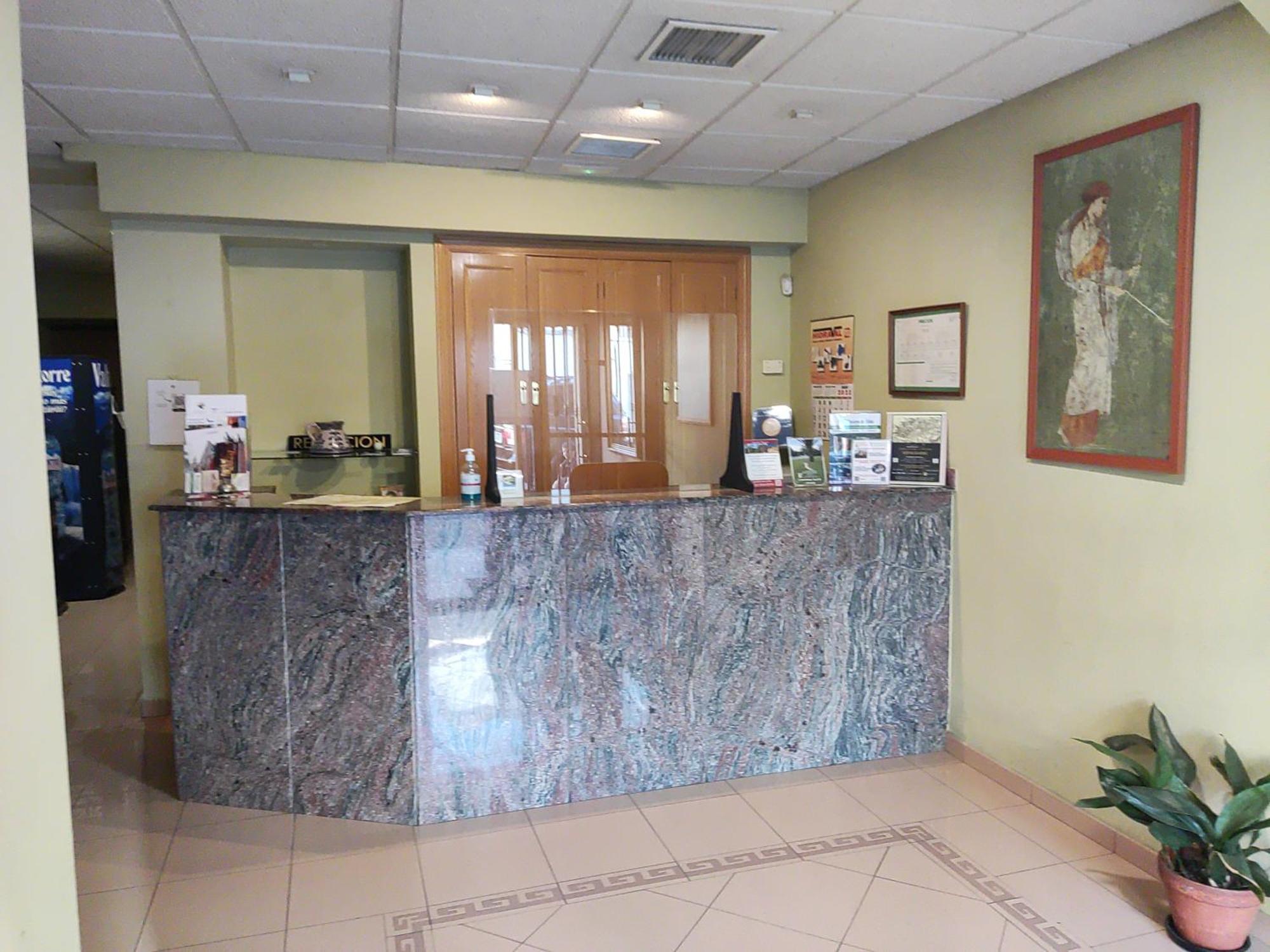 Hotel Dora ปลาเซนเซีย ภายนอก รูปภาพ
