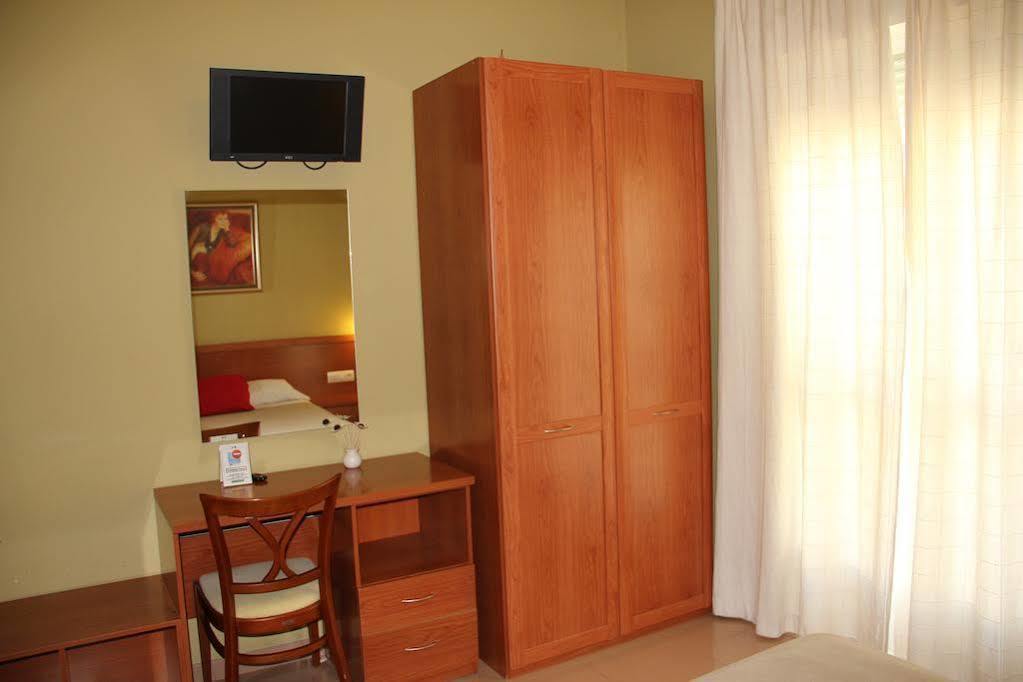 Hotel Dora ปลาเซนเซีย ภายนอก รูปภาพ